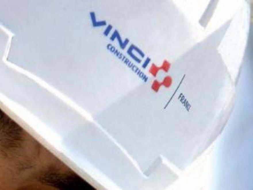 Travail forcé au Qatar: le procès en diffamation de Vinci contre Sherpa reporté