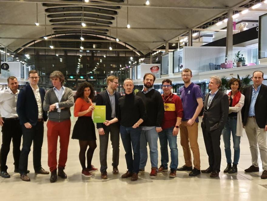 Microsoft et Schneider Electric incubent six start-ups