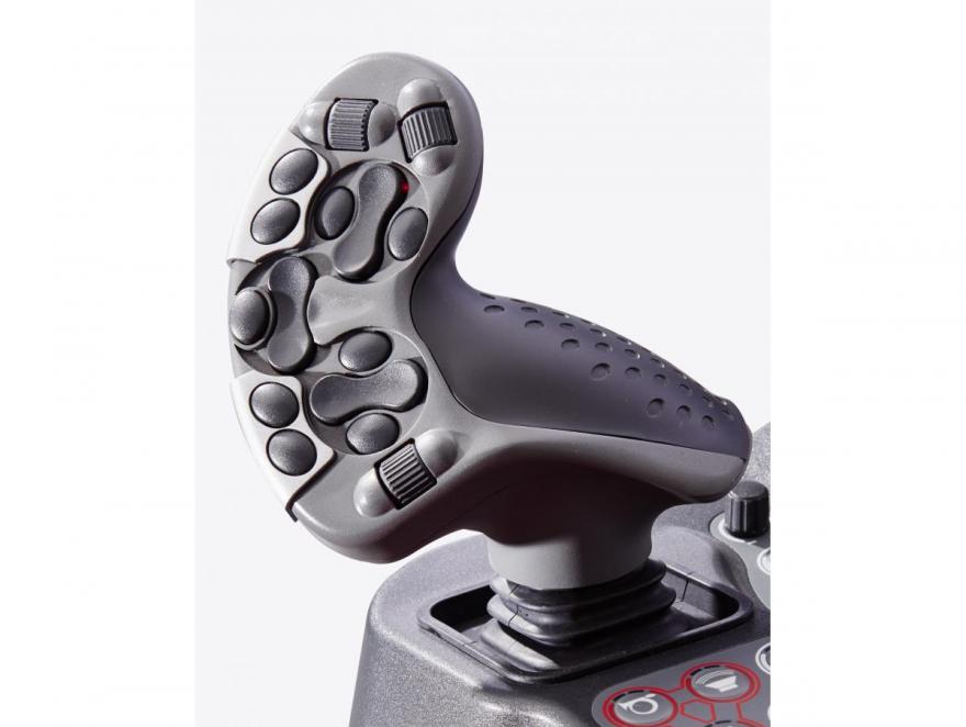 Un joystick pour le pilotage complexe de la lame sur les dameuses PistenBully