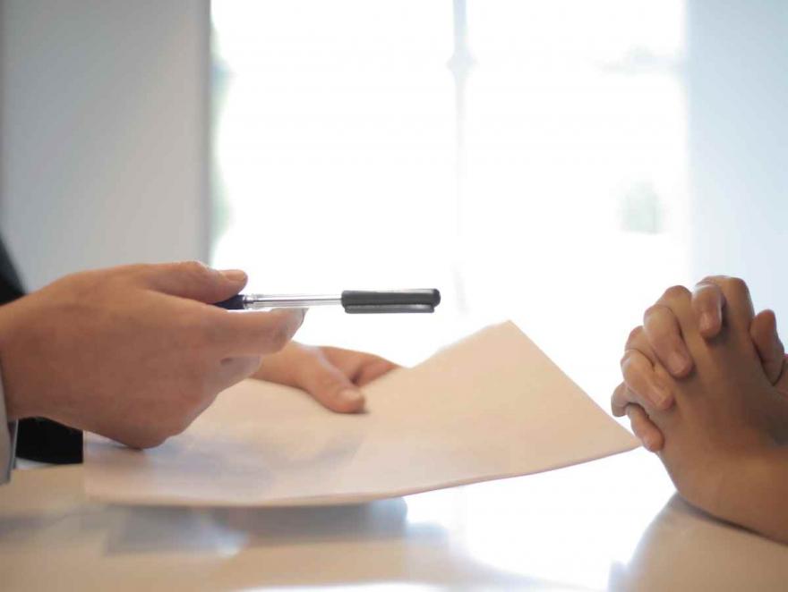 Assurance vie vs PEA : comment faire son choix ?