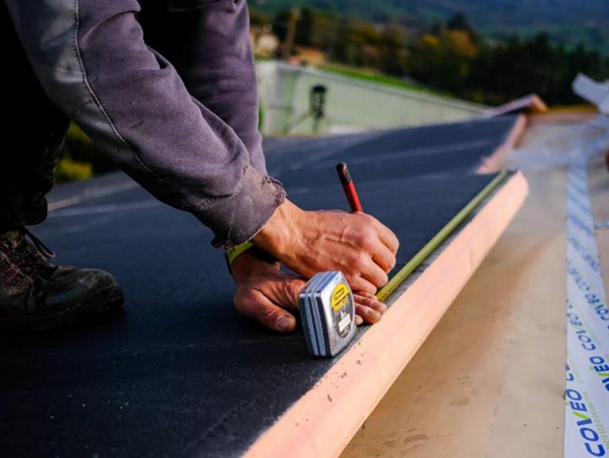 Sarkeo Feu : LA solution d’isolation haute performance au feu pour votre toiture