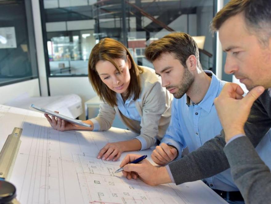 Quelles sont les meilleures pratiques pour assurer le suivi des projets de construction ?