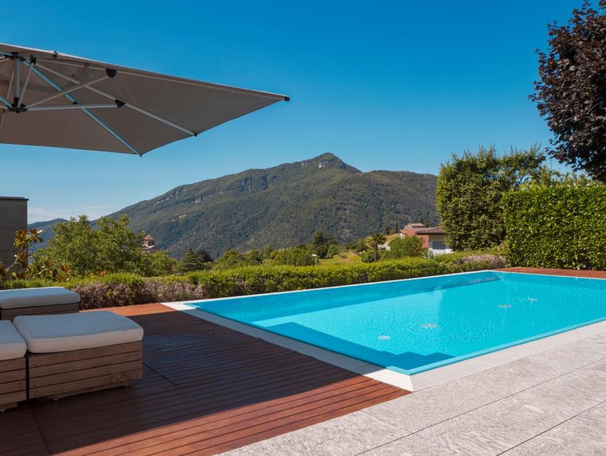 Piscine : comment allier confort et sécurité avec les bons équipements