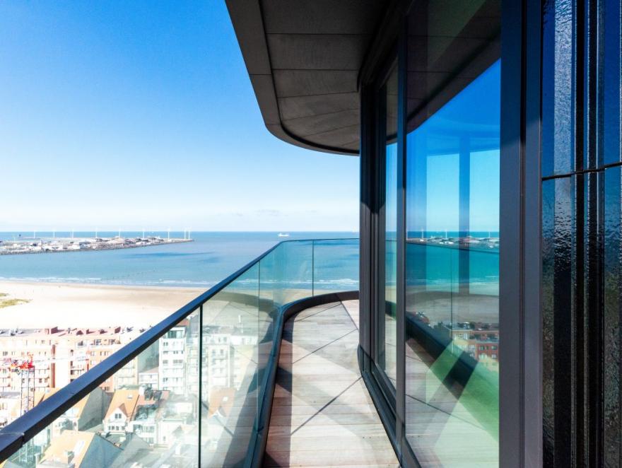 La Heldentoren et ses deux bâtiments jumeaux dominent la skyline de Knokke-Heist