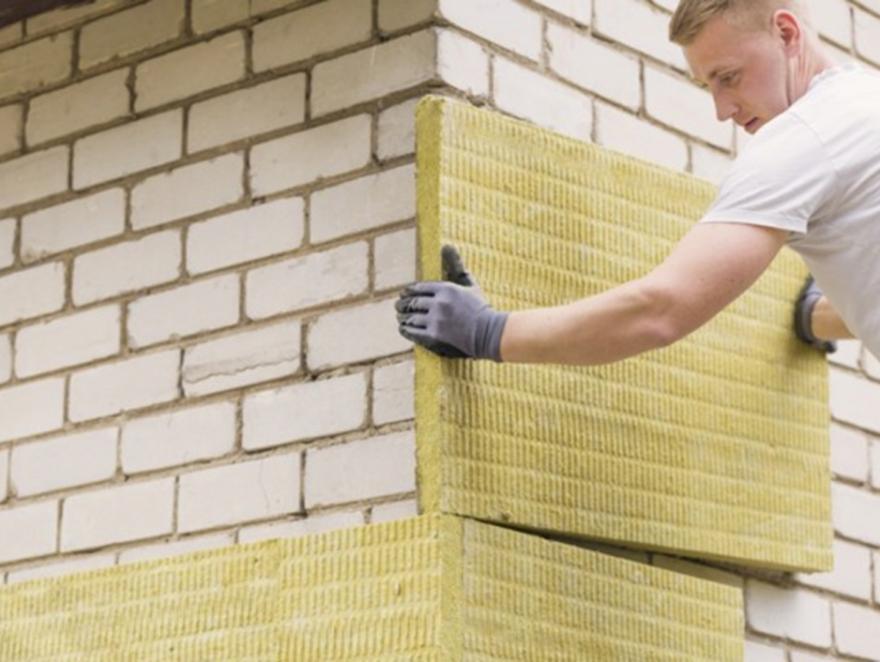 Saint-Gobain lance sa première usine bas carbone d'isolation en laine de roche