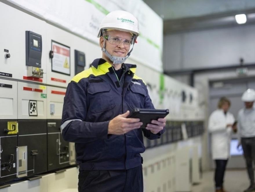 EcoCare (Schneider Electric), pour une gestion proactive des systèmes électriques