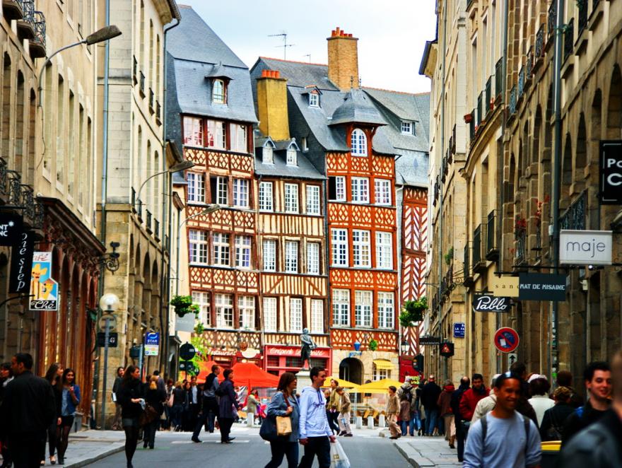 Isover Saint-Gobain rappelle les règles pour rénover correctement le bâti ancien