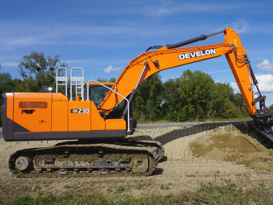 Succès pour la nouvelle pelle Develon série 9 sur le chantier du Canal Seine-Nord Europe