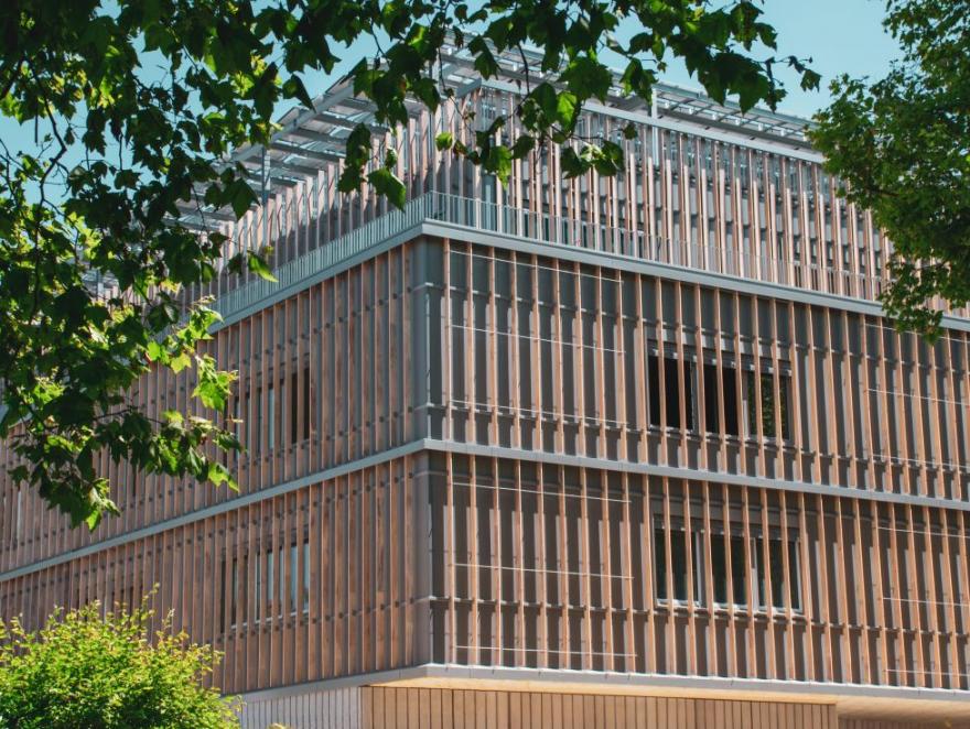 Woodoo, le pionnier du bois augmenté, finalise la façade du MixCity à Renens