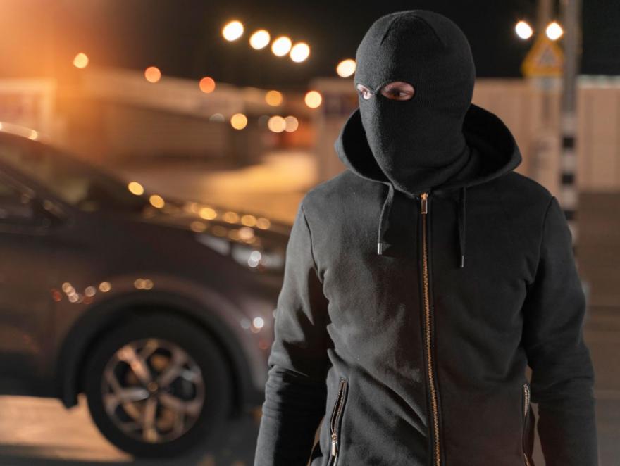 Le ministre de la Ville et du Logement veut aller au-delà de la loi narcotrafic