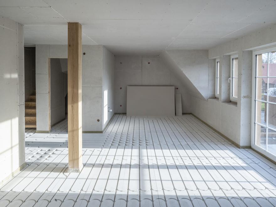 Plancher chauffant intégré dans une chape sèche : la solution 2 en 1 signée Fermacell