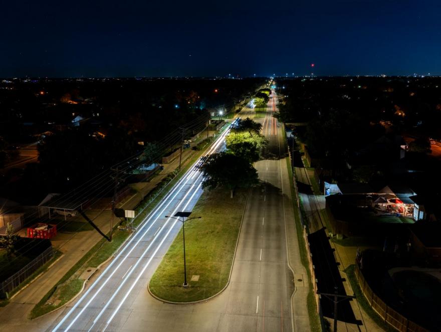 Fonroche Lighting installe 70 lampadaires solaires autonomes et entre dans le Guiness Book