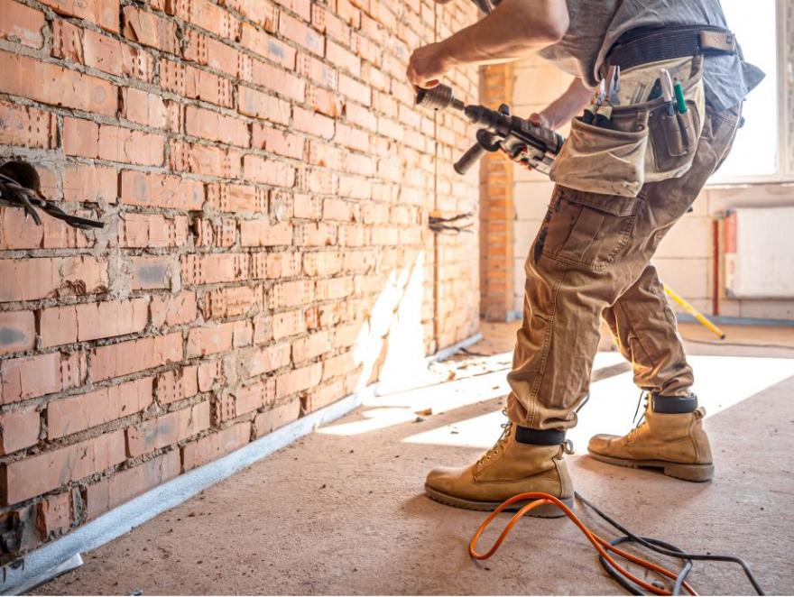 Le décret encadrant la VAE appliquée aux artisans du bâtiment 