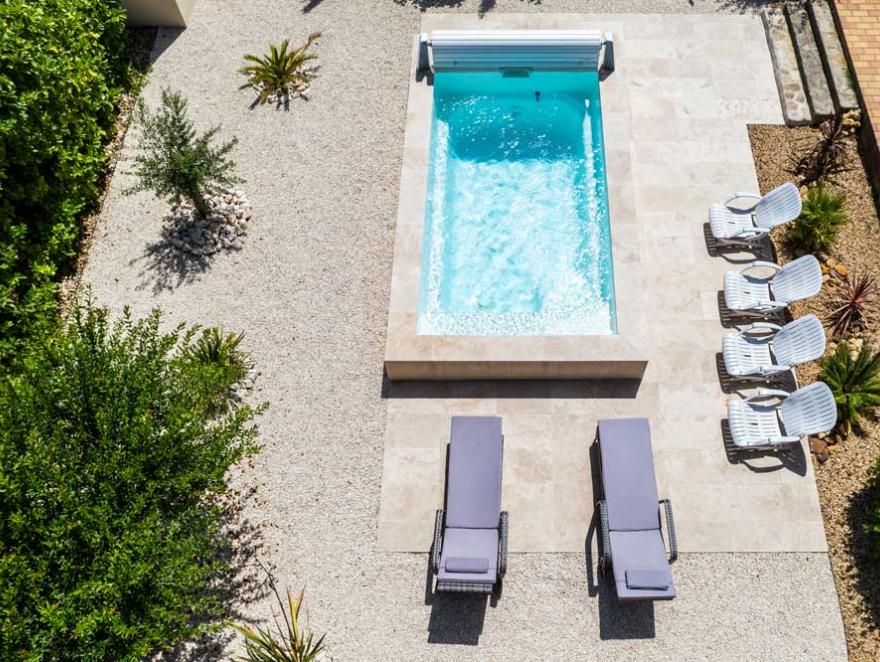La piscine-apéro, le nouveau luxe extérieur qui ne se mesure plus en mètres carrés