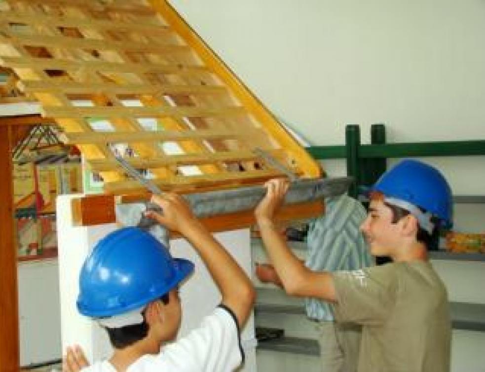 Construction : des artisans sensibilisent écoliers et collégiens
