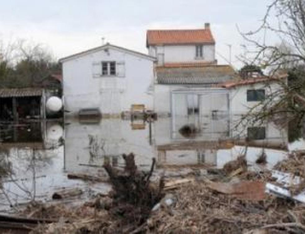 Xynthia : premières maisons détruites à Charron