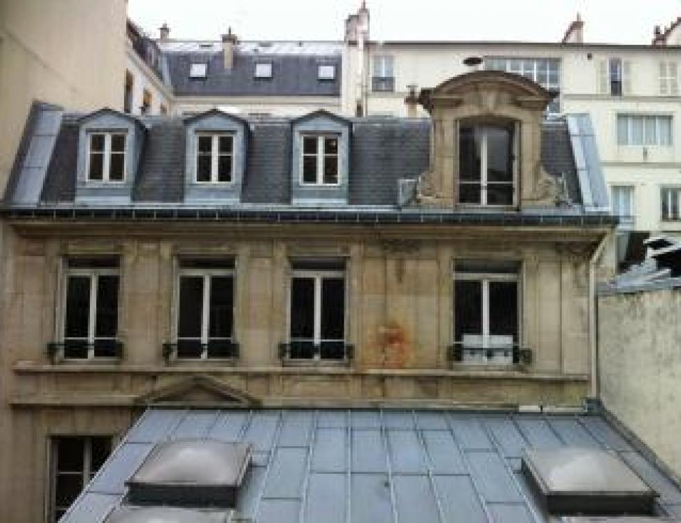 Logements anciens: nouveau record de prix à Paris