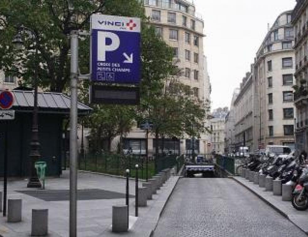 Vinci lance la vente de sa division parking