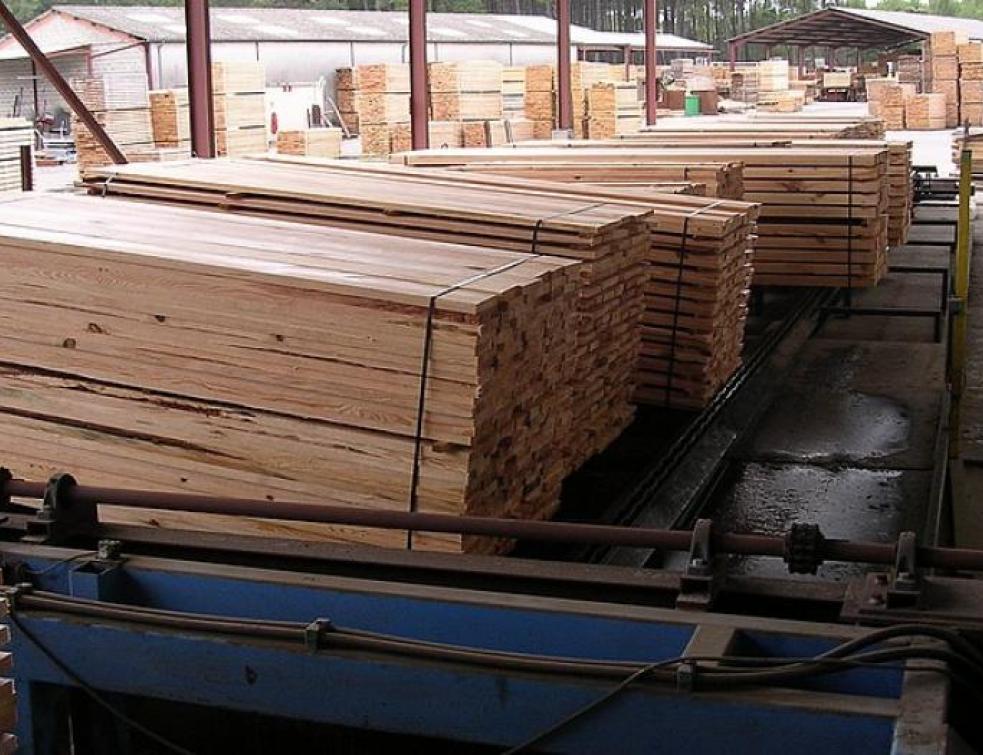 La récolte de bois commercialisée recule de 1% en 2015