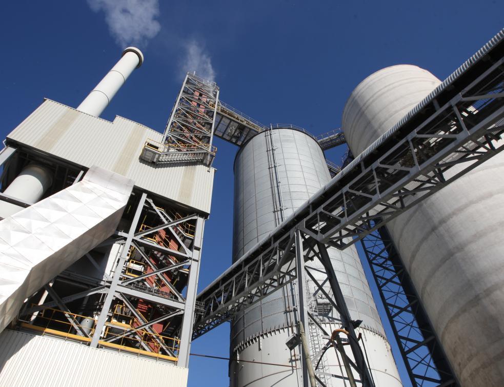 ArcelorMittal monte au capital d'Ecocem France, fabricant de laitier