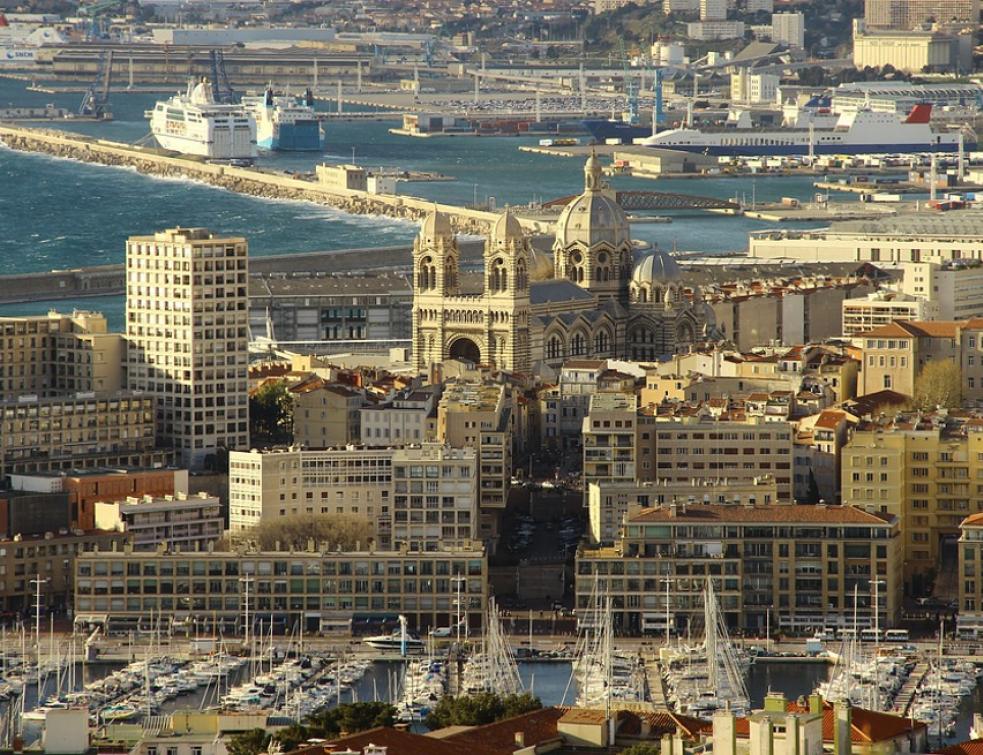 Une manifestation pour la défense d'une place de Marseille dégénère