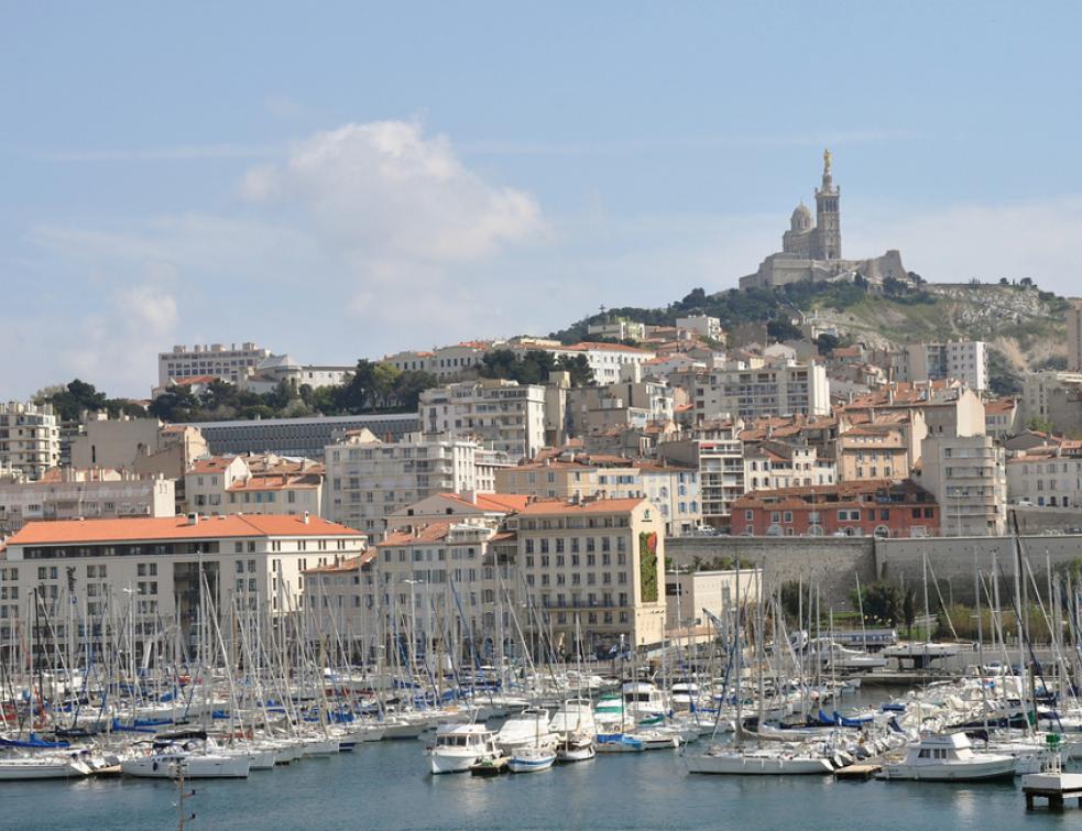 Une barre d'immeuble vétuste et dangereuse à Marseille