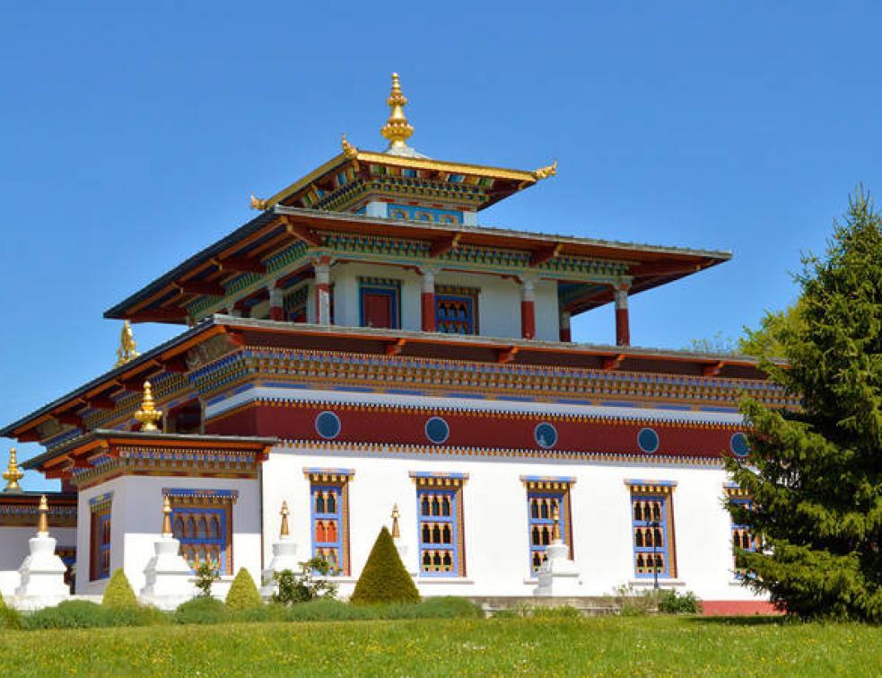 Le pavillon d'une Expo universelle du Bhoutan adjugé à... Christian Louboutin