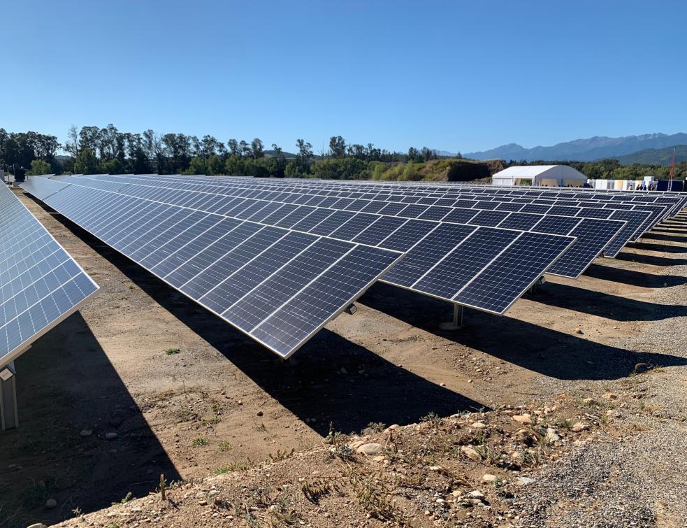 Une nouvelle centrale photovoltaïque avec stockage en Corse