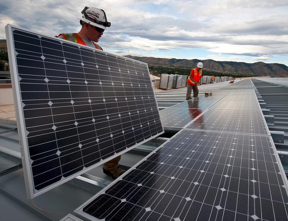 PSA Sochaux va se couvrir de milliers de panneaux solaires