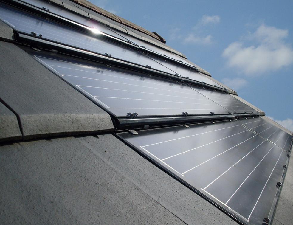 La tuile solaire max : une  solution solaire pour rendre l’habitat autonome