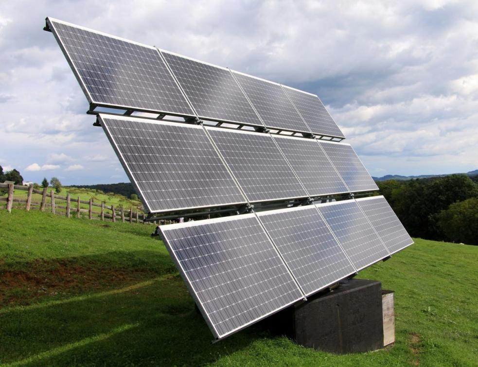 Energie solaire: l'Assemblée vote la révision à la baisse de certaines aides