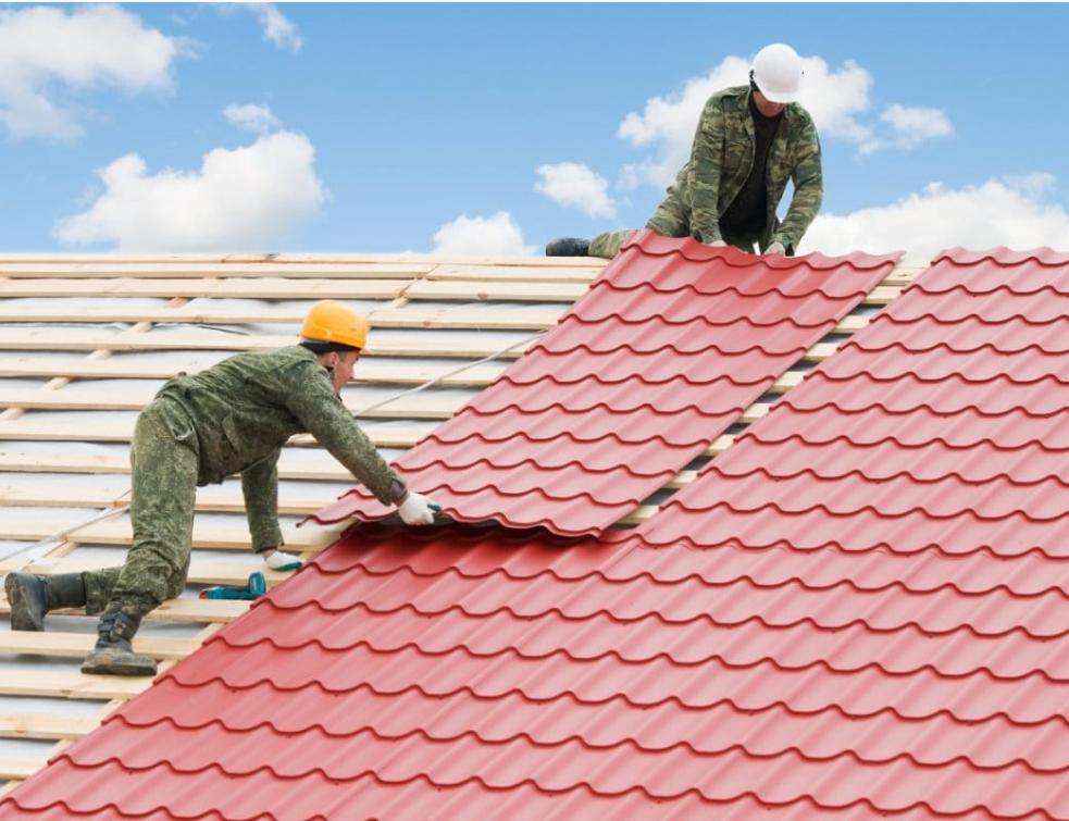 Comment rechercher, trouver et réparer une fuite sur une toiture de bâtiment professionnel ?
