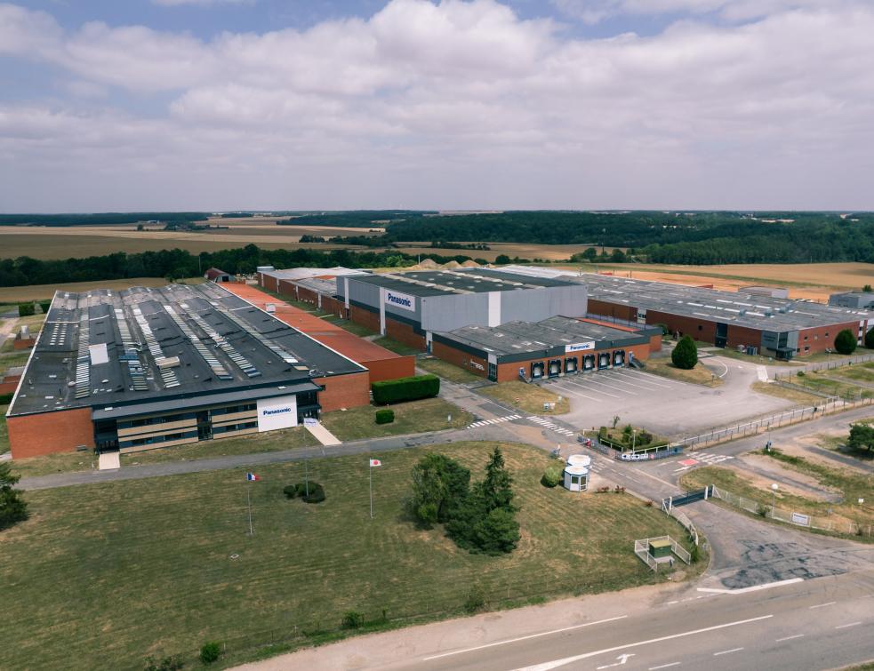 vue aérienne de l'usine Panasonic dans l'Eure à Tillières-sur-Avre