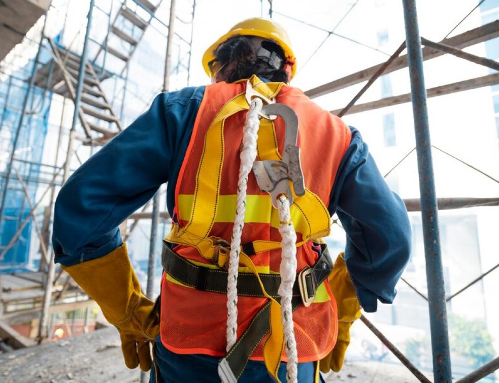 Les chutes de hauteur : un accident du travail mortel sur cinq. © Freepik