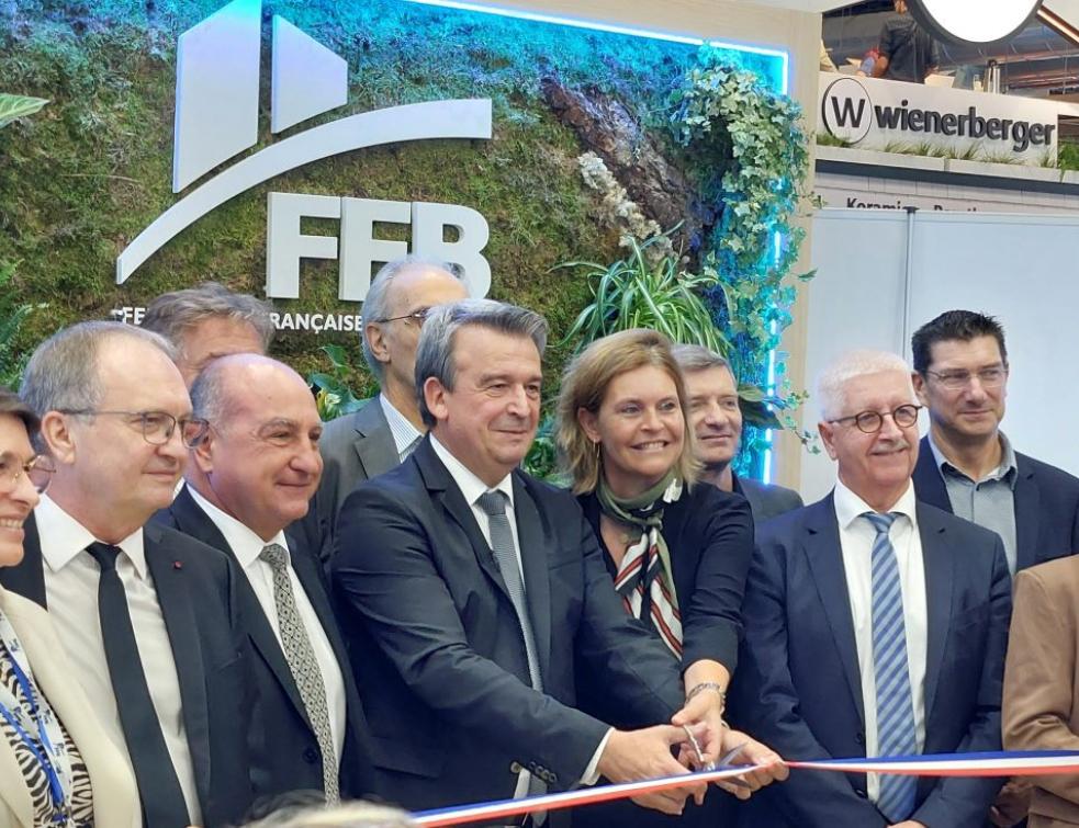 Inauguration du stand de la FFB à Batimat ce mardi 01 octobre 2024. © Laure Pophillat