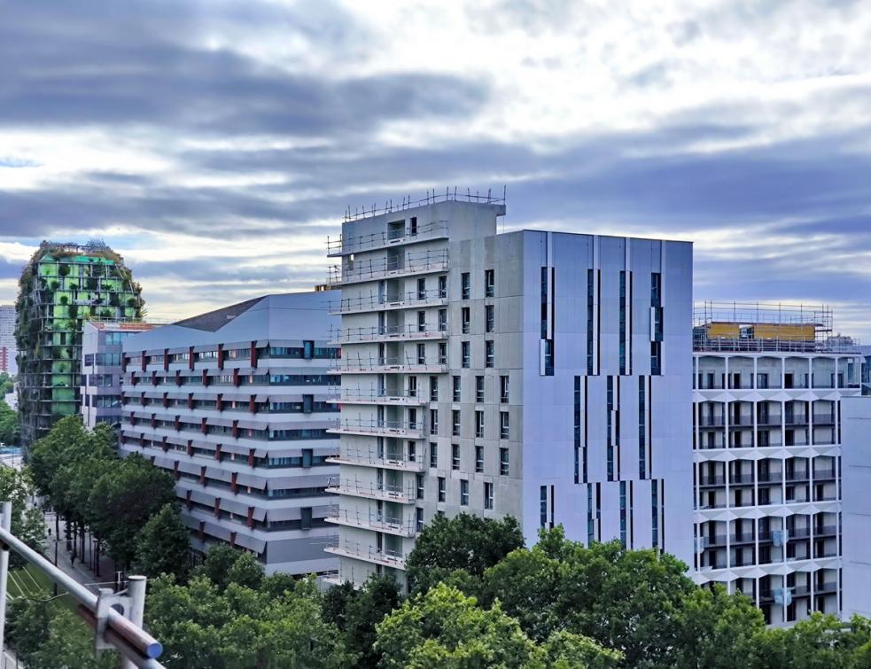 Trois immeubles de logements en construction à Paris dans le XIIIe arrondissement