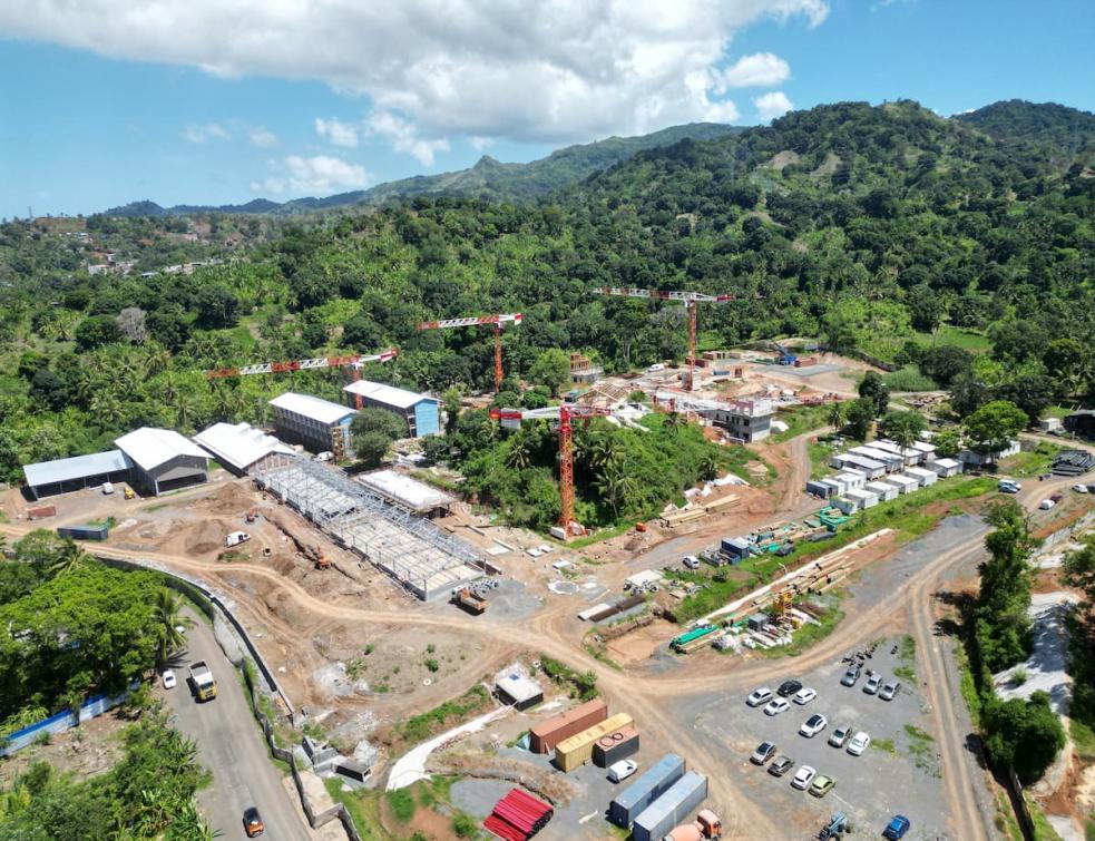 Chantier du lycée de Longoni par Encore Heureux