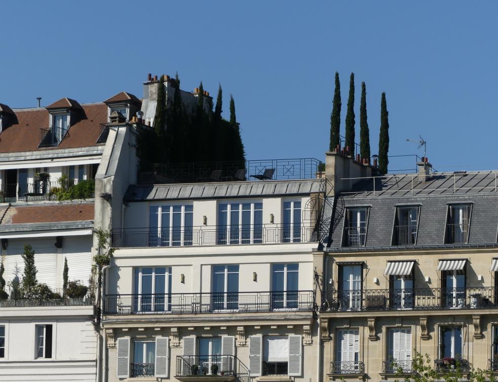 Des immeubles collectifs dans l'Île Saint-Louis à Paris. © PP
