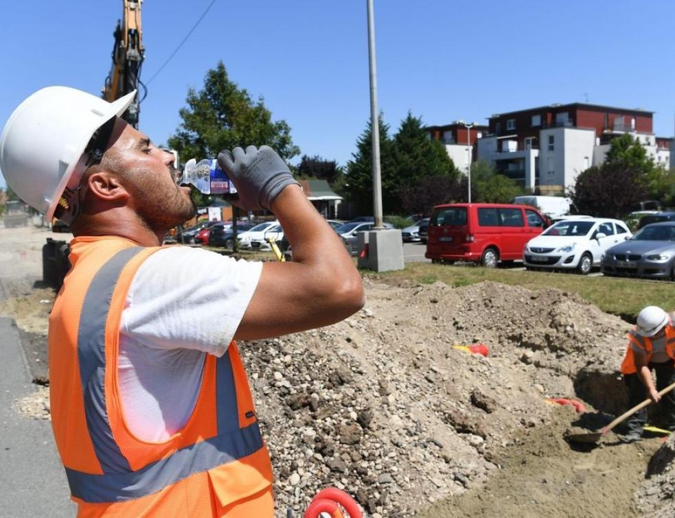 Prévention du risque chaleur et canicule, etc., le point sur toutes les nouveautés de ce mois de juin 2025. © Maxppp / PHOTOPQR/DNA