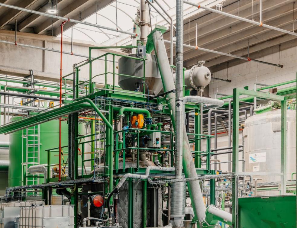 À Desselgem en Belgique, Unilin inaugure la première usine de recyclage de plaques isolantes en PIR. © Unilin