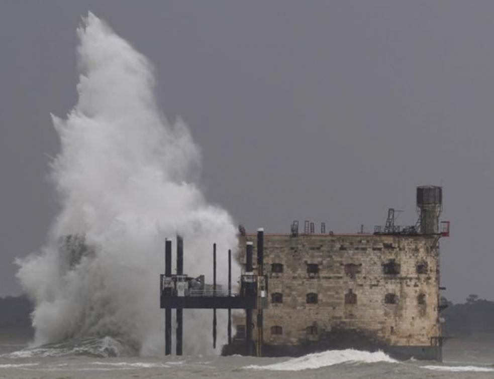 Le fort Boyard pendant la tempête Gerard. © Xavier Léoty / Sud-Ouest