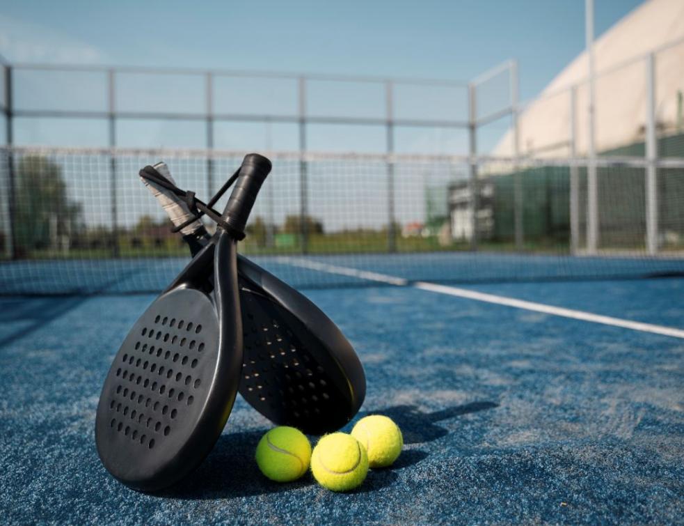 Versailles : la justice ordonne la démolition de terrains de padel. © Freepik