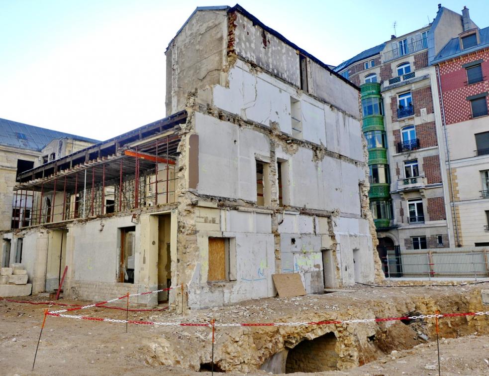 La démolition d'une partie des bâtiments du Monastère de la Visitation à commencé à Paris entre les rue de Vaugirard et du Cherche-Midi. © PP