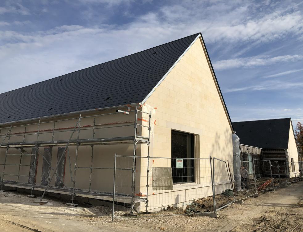 Enduit extérieur sur paille à Ingré près d'Orléans. ©