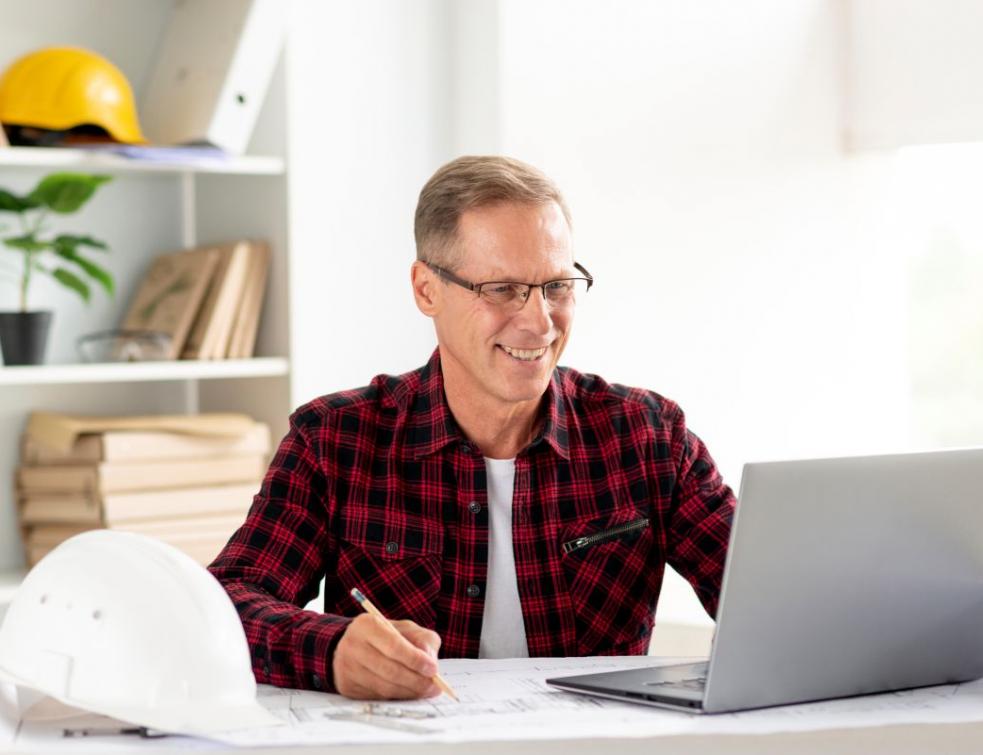 Comprendre la facturation électronique : un enjeu stratégique pour le BTP. ©  Freepik