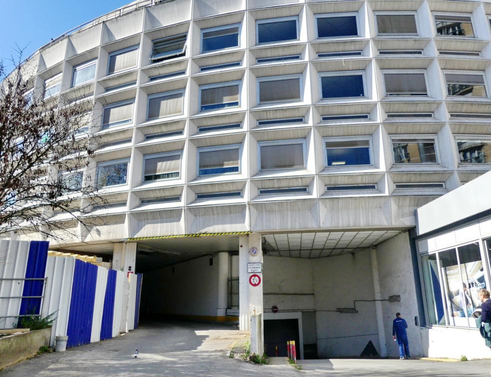Sous ce bâtiment, Lockall a transformé le parking souterrain en centre de stockage. © PP