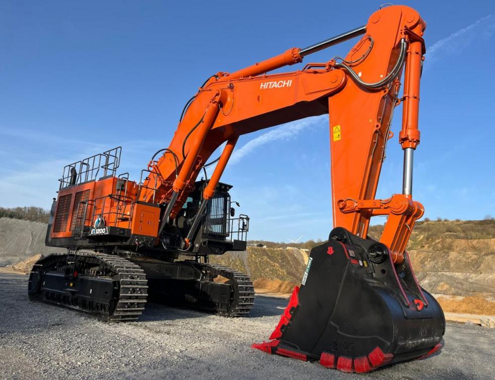 Batirama Hitachi construction Machinery