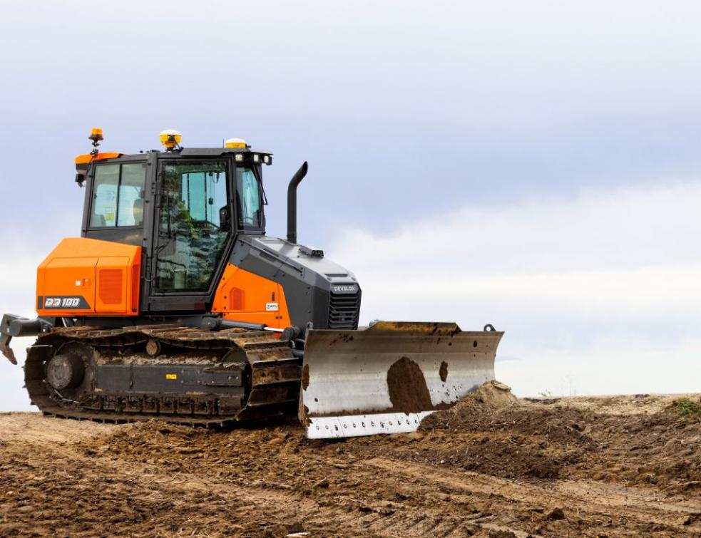 DD100 de Develon : le bulldozer nouvelle génération. © Develon
