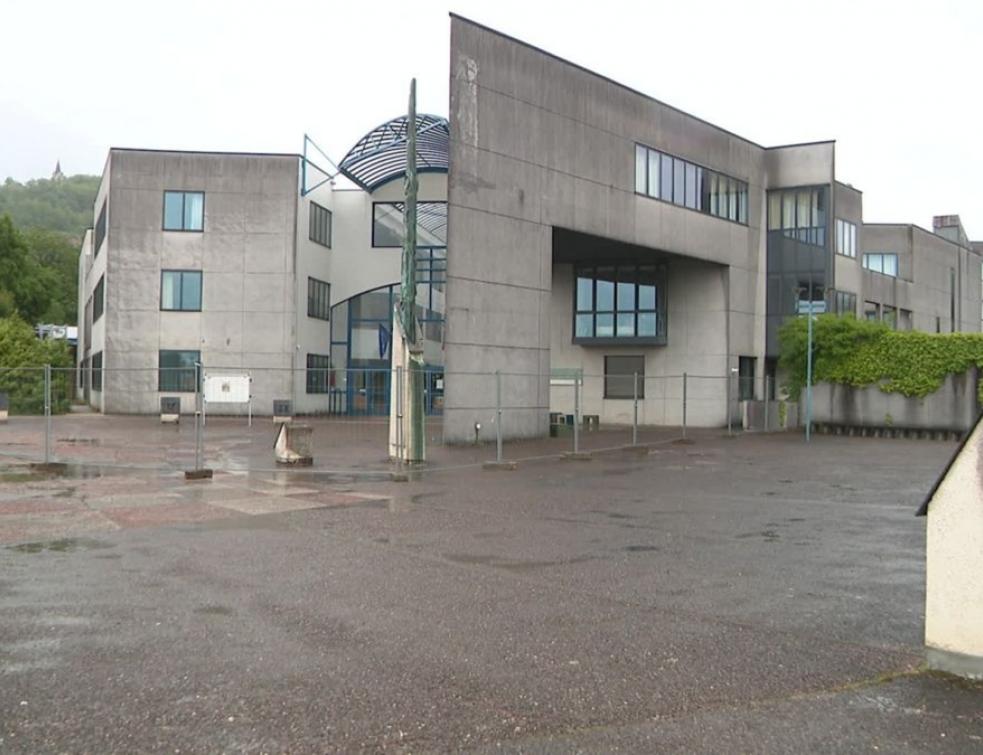 Vesoul : un lycée fermé en urgence pour risque d’effondrement. © Emmanuel Blanc / France Télévisions