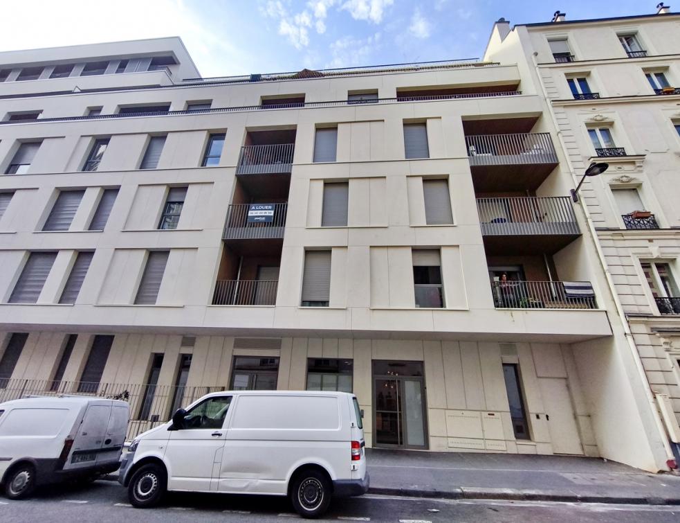 La façade du nouveau bâtiment a été déposée et refaite pour créer des balcons. © PP